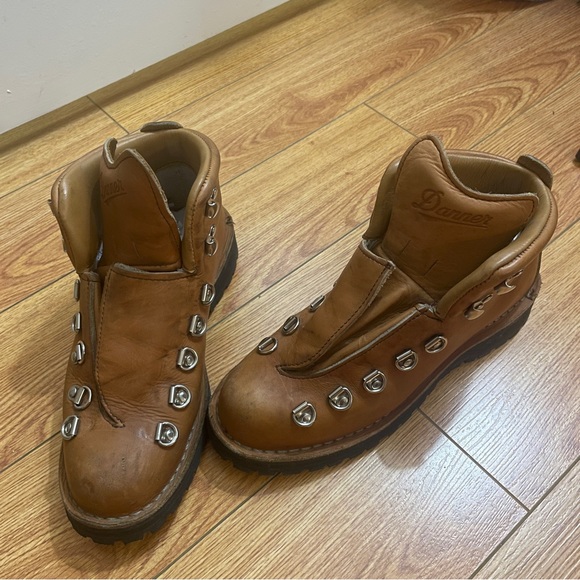 Danner Women's Mountain Light Cascade Hiking Boot Size 7 - Picture 8 of 10